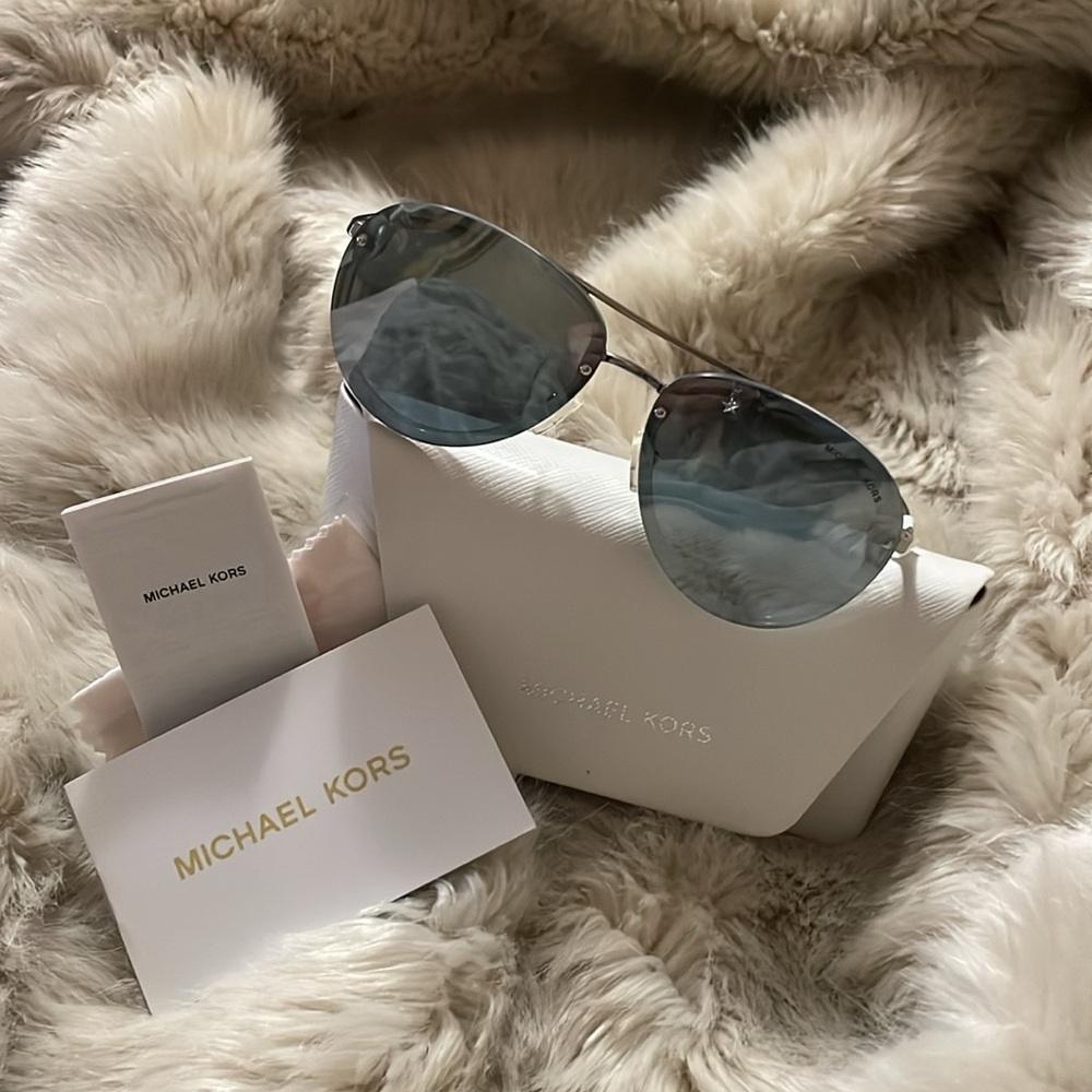 ⚜️Michael Kors® Gorgeous Sexy  Charcoal Gray Mirror Lenses *Unisex Sungl…